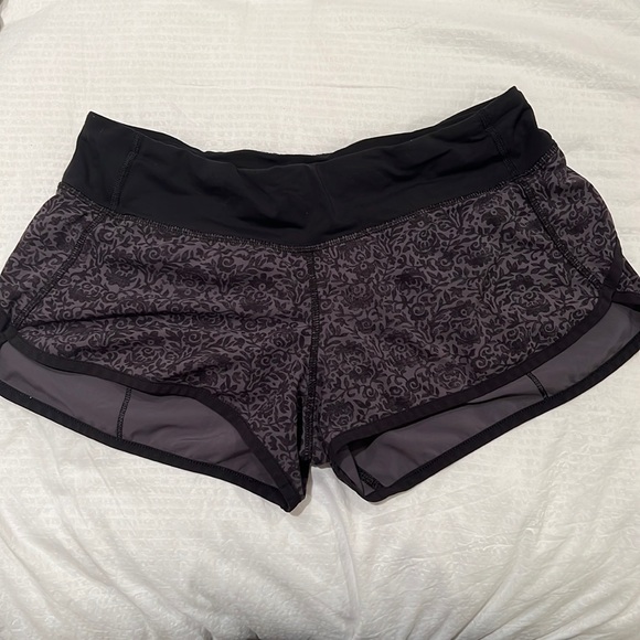 Lululemon speed up shorts - Picture 1 of 3